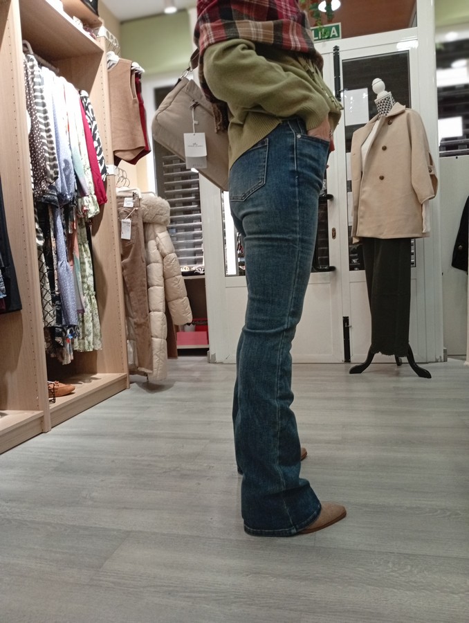 Vaquero Acampanado - Imagen 2