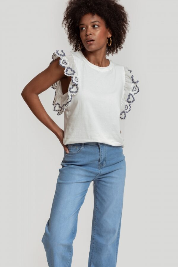Camiseta Volante Bordado