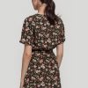 Vestido Corto Floral - Imagen 4