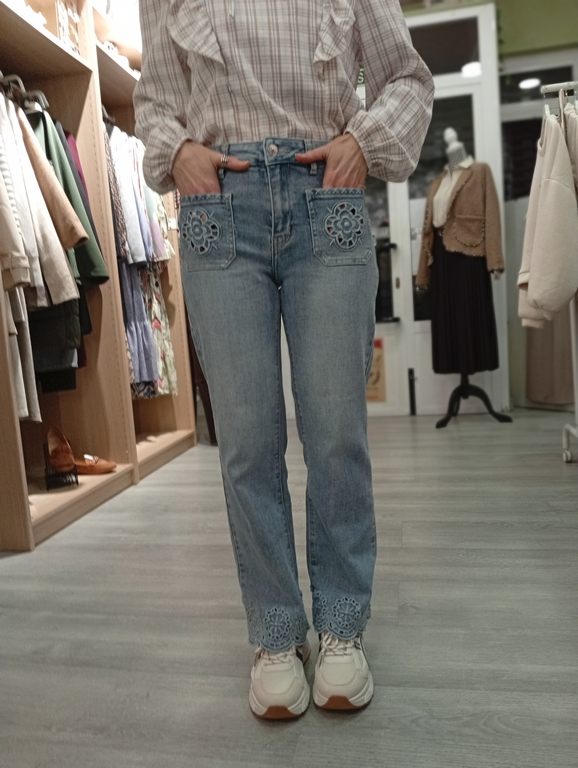 Jeans Crop Bordados - Imagen 3